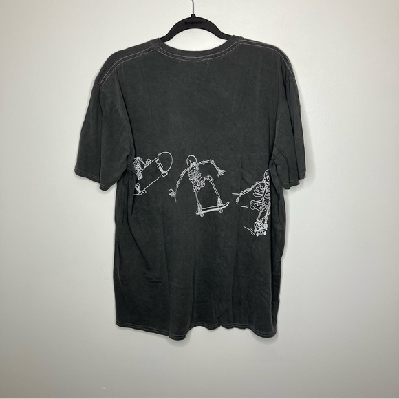 NWT URBAN OUTFITTERS Project Social T Skeleton Skateboard Gray Short Sleeve OS - Picture 3 of 5